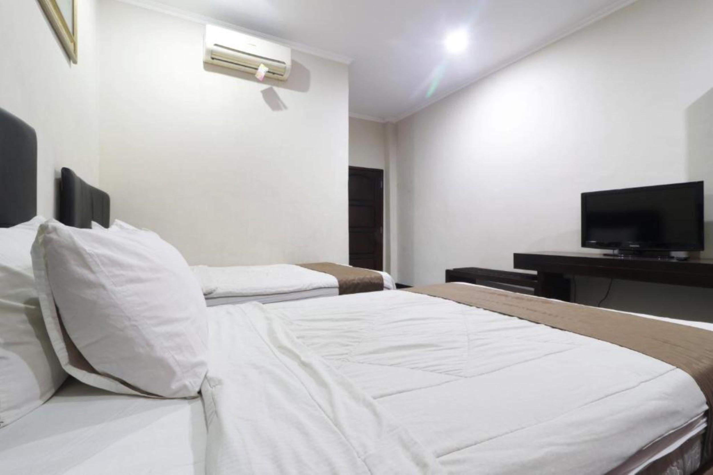 Hotel Antariksa Dupak Buitenkant foto
