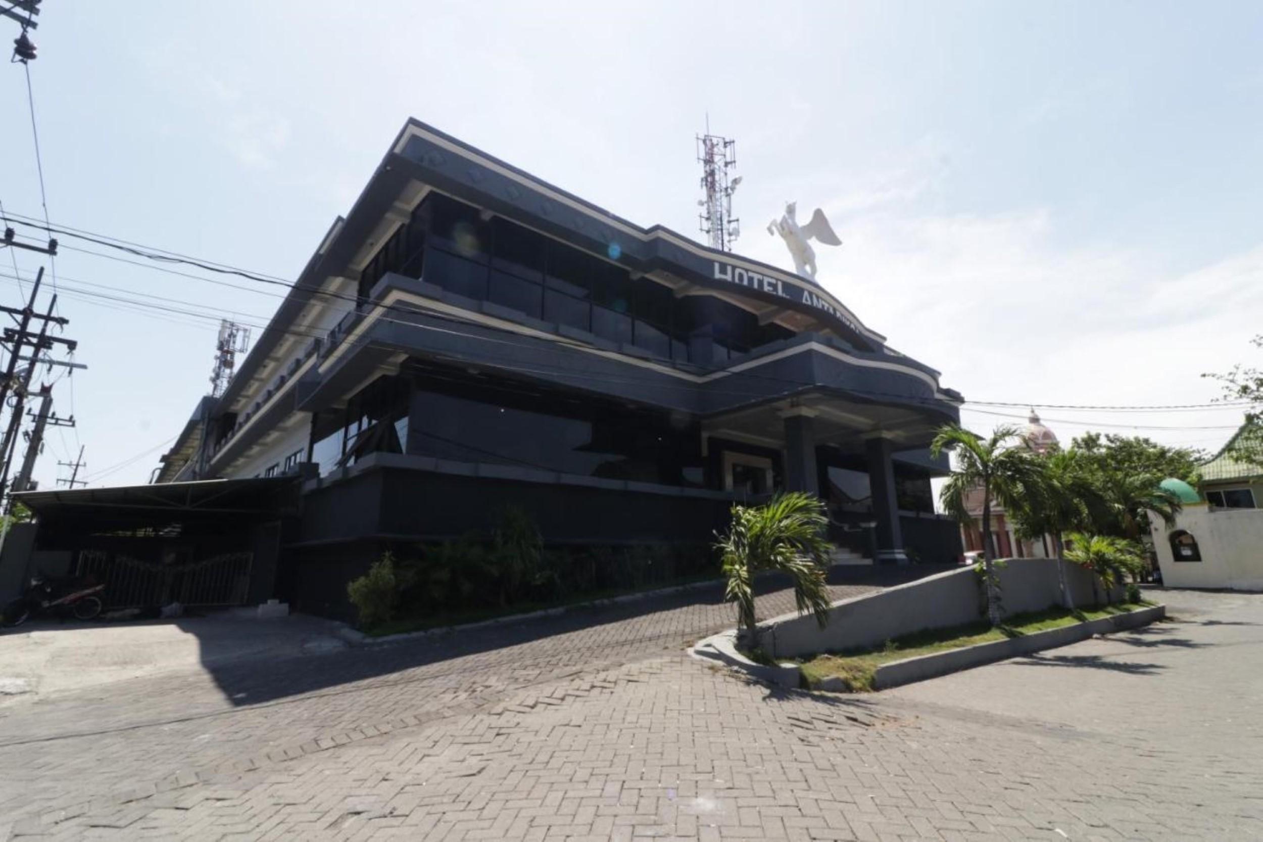 Hotel Antariksa Dupak Buitenkant foto